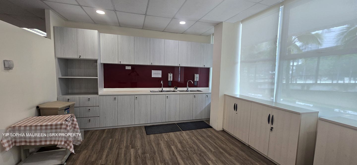 991 Alexandra (D5), Office #554387931